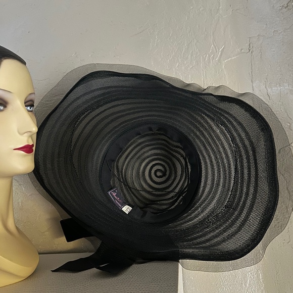 STUNNING 1940\'s BLACK CRIN SEE-THROUGH WIDE BRIM HAT